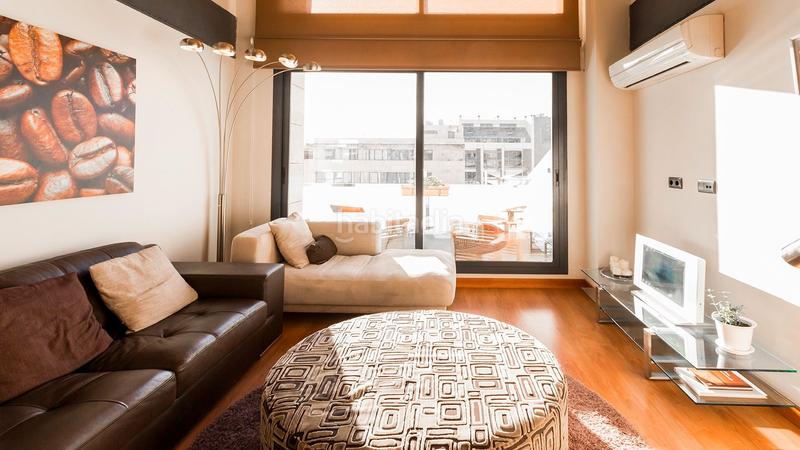 Foto c4e62c79-e10f-4121-820b-cd1a83cfb988. Bureau dans calle de miguel yuste 23 dans Simancas Madrid