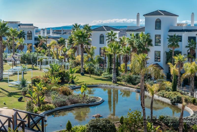 Foto 5f1d5d6f-3b6e-48d9-ba52-f8abb40ed8d0. Piccolo appartamento con parcheggio piscina in altos de Estepona Estepona