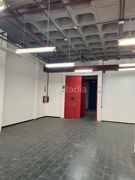 Foto 5f0118d3-e8eb-4c18-8464-ca615265538e. Industrial building in calle vía de los poblados 23 in Madrid