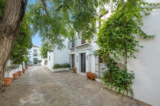 Chalet à Lomas de Marbella Club. Casa de estilo andaluz