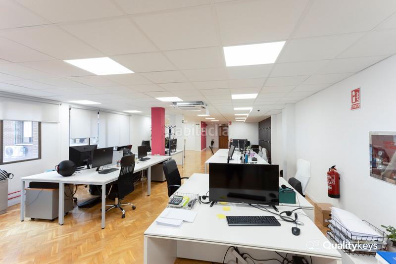 Foto 30bf08cb-a111-40db-8d50-8471c05ceeb3. Büro mit heizung in Prosperidad Madrid