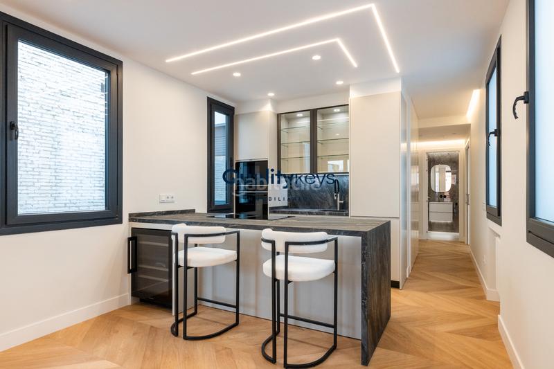 Foto e0983a7f-a9e4-442c-8375-61ddb63cfd3d. Ático  a estrenar con calidades de lujo en Recoletos en Madrid