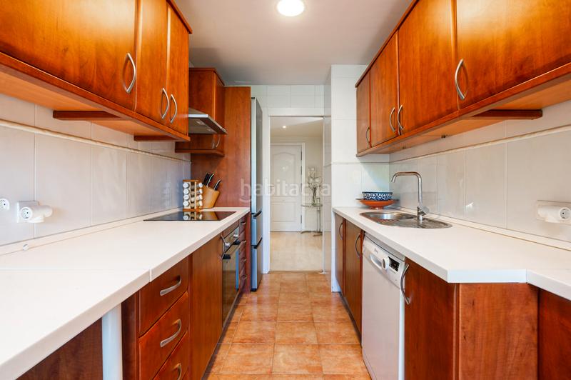 Foto 4bd3fb8b-ea2f-4bca-8dde-fba8fef11f0b. Appartement mit parking pool in La Carolina - Guadalpín Marbella