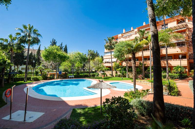 Foto baf9ee4c-0b78-4e80-a9a5-5c1e6ce4ec5f. Appartement mit parking pool in La Carolina - Guadalpín Marbella