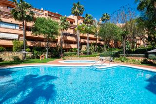 Apartment in La Carolina - Guadalpín. Fantástico apartamento con grande terraza en milla de oro