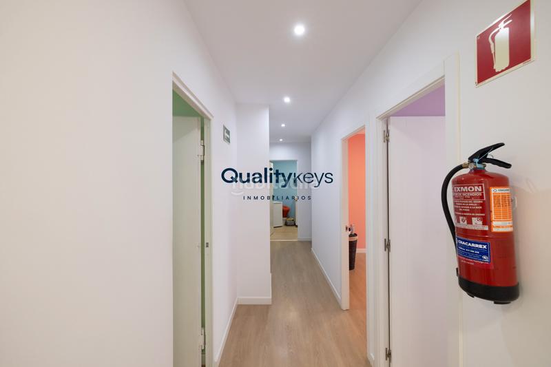 Foto 70349564-920f-4c28-a93e-4b9a3a3caeba. Office space in avenida séptima 48 in Rejas Madrid