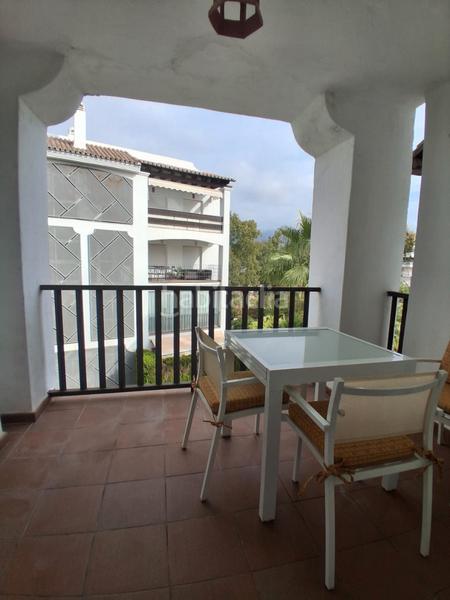 Foto 1d2f469d-3939-431f-ac9b-4fa5f67dfd65. Lloguer apartament amb aparcament piscina a Puerto Banús Marbella