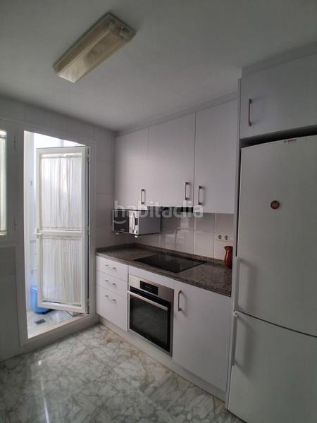 Foto 36d91bf7-440d-4e7b-81f2-b39b3d643157. Lloguer apartament amb aparcament piscina a Puerto Banús Marbella