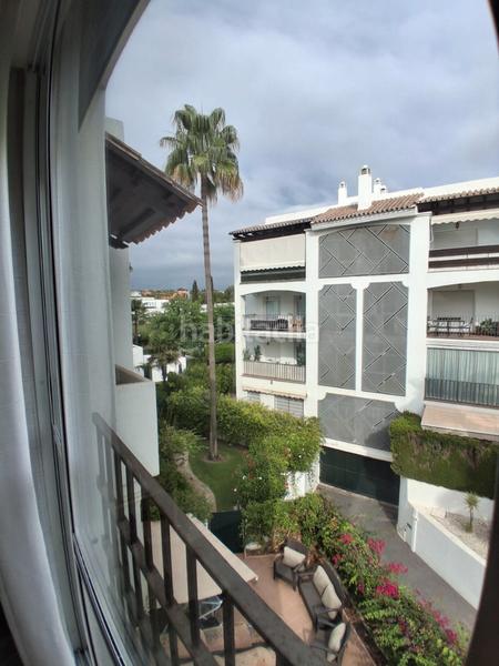 Foto 8a6f7654-1911-496d-a723-46715d30da62. Lloguer apartament amb aparcament piscina a Puerto Banús Marbella