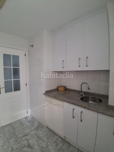 Foto a8b1317c-9c1b-46d2-b405-7e0f530f90b6. Lloguer apartament amb aparcament piscina a Puerto Banús Marbella