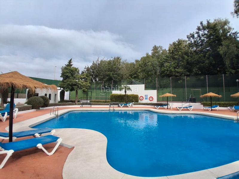 Foto e96557ef-6b02-4fc3-ac6e-3ed00f4abddc. Lloguer apartament amb aparcament piscina a Puerto Banús Marbella