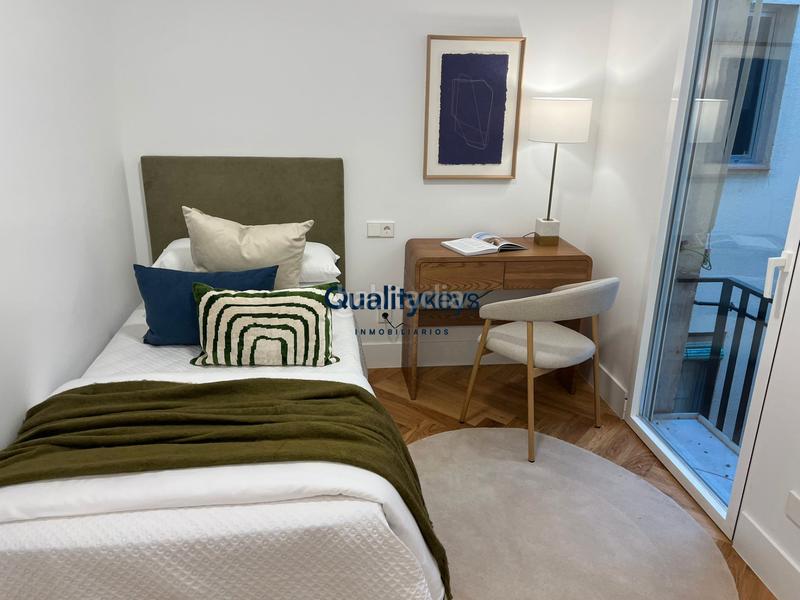 Foto 7092dae4-c05b-4e93-99e0-f4053f8d5d0f. Piso exclusiva vivienda de lujo con dos balcones a la calle en Madrid