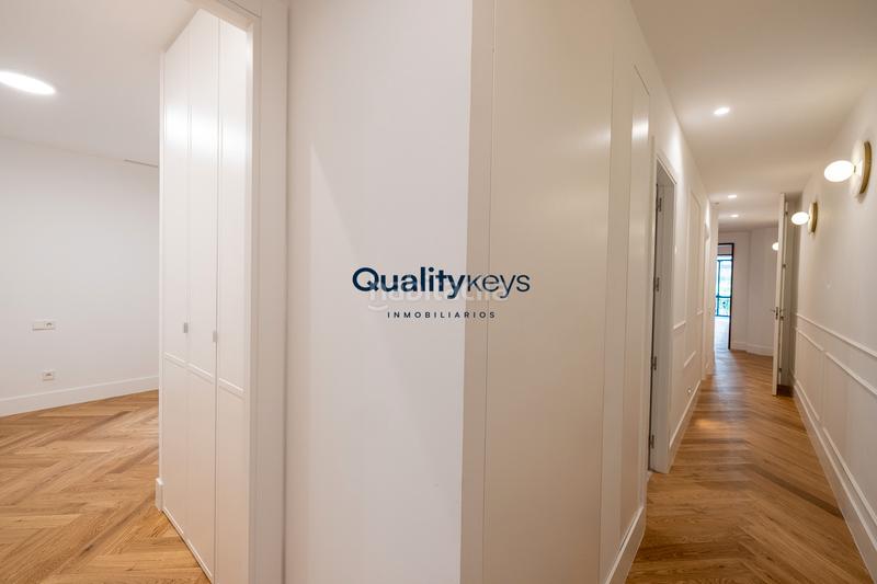 Foto a5d6a1c8-4850-4e2d-ba17-5ebcd4b1c2c9. Piso exclusiva vivienda de lujo con dos balcones a la calle en Madrid