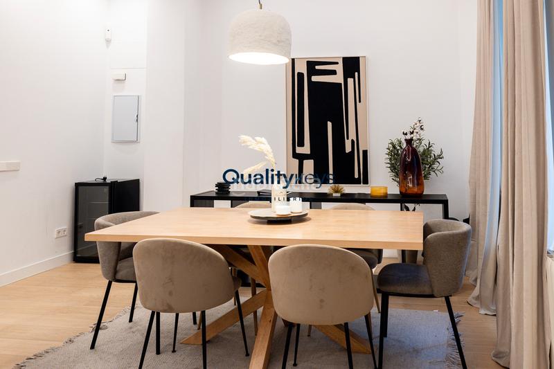 Foto f7b2321f-0758-4125-b57e-9dc0ff63f09e. Flat with heating in Almagro Madrid