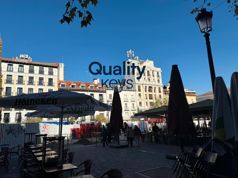 Foto 405f8caa-8d37-4c49-9049-a7c8e4e9c30d. Flat with heating in Cortes-Huertas Madrid