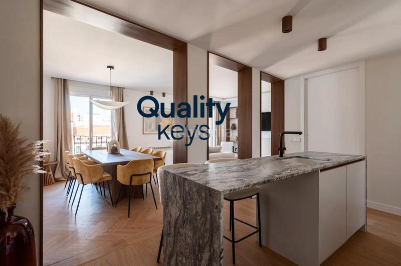 Foto c3453ef4-3bb7-4fc1-8bf6-0f731d581a00. Flat with heating in Cortes-Huertas Madrid