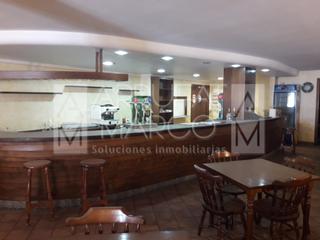 Lloguer Local Comercial a Piscinas. Alquiler próximo avenida francisco tárrega