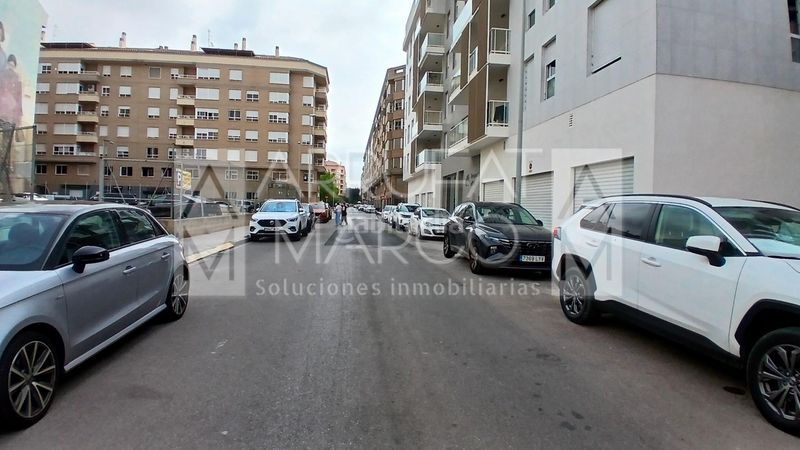 Foto 90a4b0db-3c35-4ed9-afdb-5b8420365fc9. Aparcament cotxe a Piscinas Villarreal / Vila - real