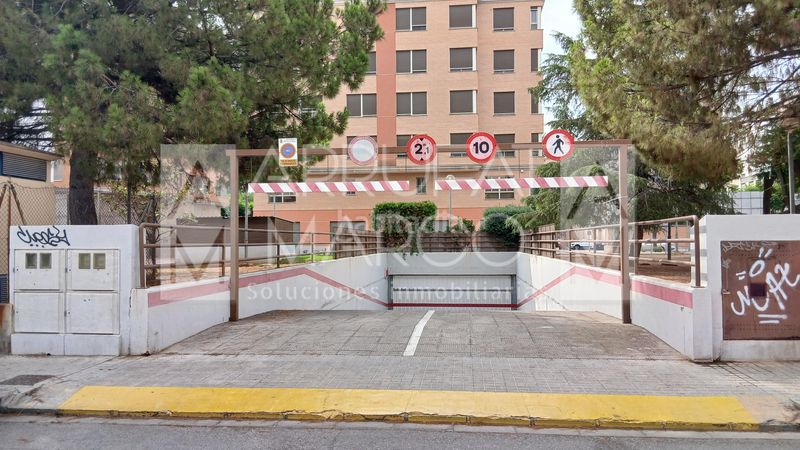 Foto f018b938-b407-49fe-86b3-65bf7d4097c8. Aparcament cotxe a Piscinas Villarreal / Vila - real