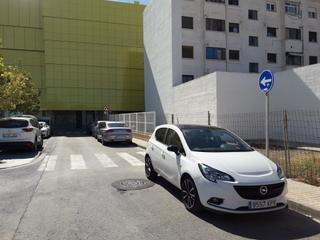 Lloguer Local Comercial a Madrigal. Inmueble con parking en alquiler