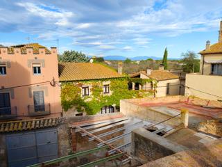 Casa  Carrer major. Oportunitat única al cor de ventalló: casa de poble amb història