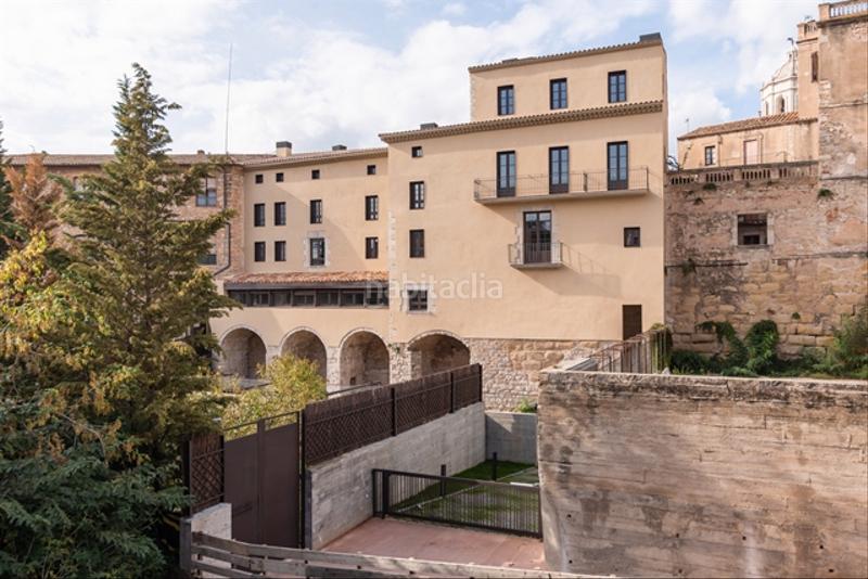 Foto 626550de-bc3f-4b4e-9dd5-9a2892d20443. Pis a carrer de bellmirall 2 a Centre-Barri Vell Girona