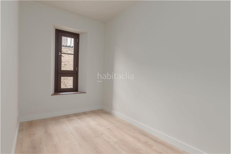 Foto 9e26316e-bc20-4f51-8f02-9acc31874dc5. Pis a carrer de bellmirall 2 a Centre-Barri Vell Girona