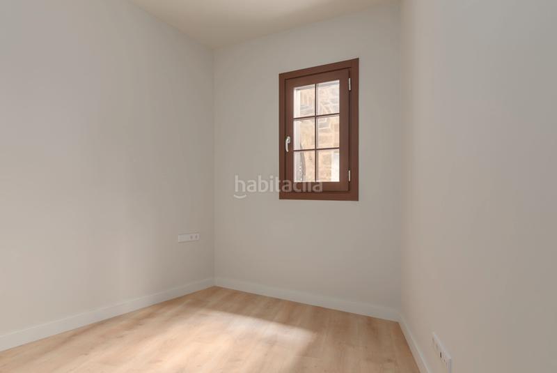 Foto adecc084-bf2d-411b-8400-141ea6e247a8. Pis a carrer de bellmirall 2 a Centre-Barri Vell Girona