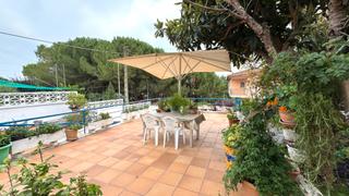 Maison  Carrer de sant jordi. Casa  familiar única a sant julià de ramis molt ben situada amb