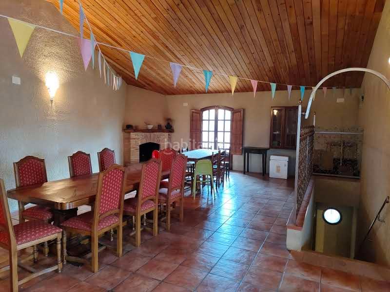 Foto 6595dccf-c273-4c1c-b240-1a48a2f817a2. Casa amb xemeneia aparcament a Garrigàs