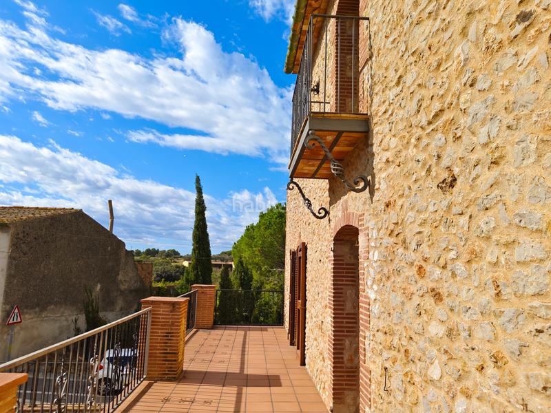 Foto 9ed6219e-08d9-4117-8386-5b4b5cae6500. Casa amb xemeneia aparcament a Garrigàs