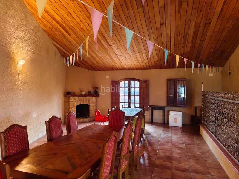 Foto a769d5cd-dcf6-433f-bc7b-856a233daa55. Casa amb xemeneia aparcament a Garrigàs