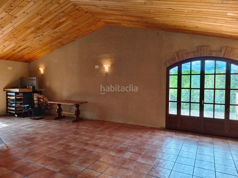 Foto bc31ea1f-6cf1-40b0-b481-84d812931387. Casa amb xemeneia aparcament a Garrigàs