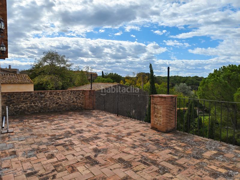 Foto ceedda15-ee9f-49f6-8fa0-333d9e16d08c. Casa amb xemeneia aparcament a Garrigàs