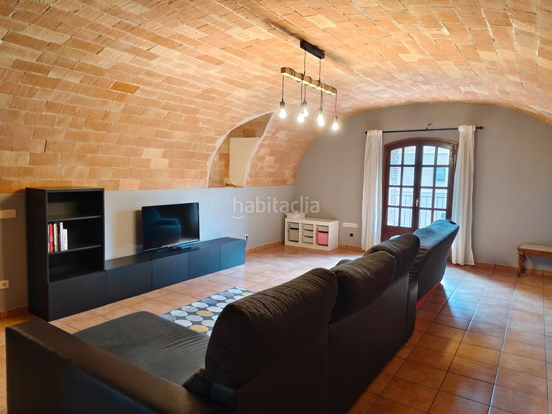 Foto eb02901a-fe1a-4c3a-8777-5c677d8943ea. Casa amb xemeneia aparcament a Garrigàs