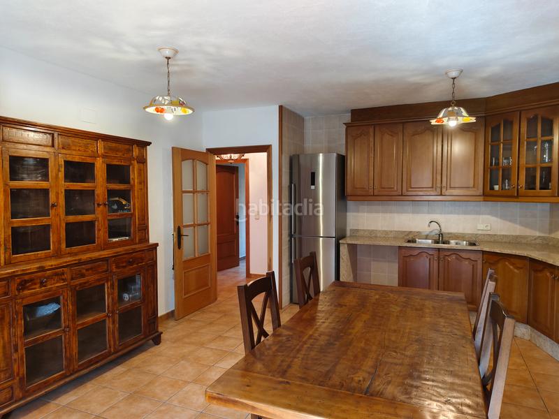 Foto fb21b159-c56e-486f-935b-17fa3a0dc8e5. Casa amb xemeneia aparcament a Garrigàs