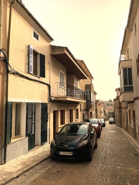 Foto c4531a0b-cfd4-4634-9b66-6bba9a8c50ae. Casa adossada a Llubí