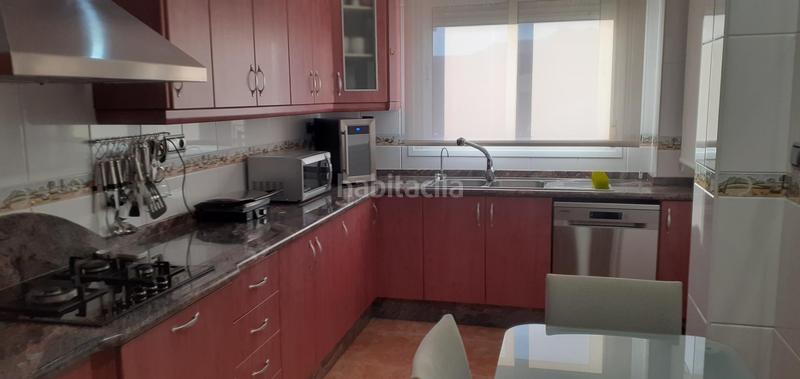 Foto f33bdd59-e6d3-421a-a314-e972431b9d2b. Casa  de una planta con terraza de 75 m2 en Petrer