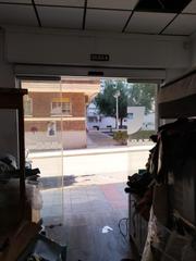Lloguer Local Comercial a Petrer. Local con entradas a dos calles delantera y trasera en petrer zo