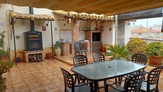 Location Maison à Petrer. Se alquila espectacular casa en petrer con terraza, patio centra