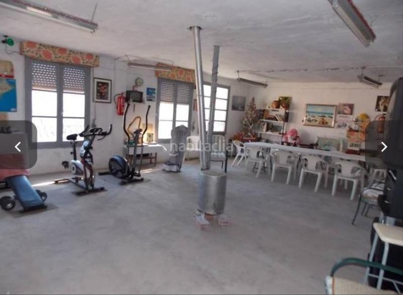 Foto f4b5d4d0-9b6d-453b-9645-553ab7dec456. Édifice dans Petrer