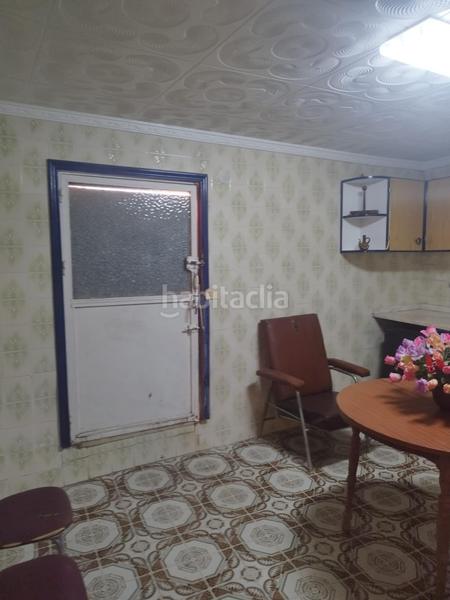 Foto 4e631f08-b71e-4dd4-9d36-4e510261f98b. Casa  de 3 plantas con 154 m2 con terraza en Petrer