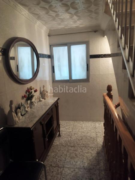 Foto ab3565af-4115-43b1-b828-9c48c3f84705. Casa  de 3 plantas con 154 m2 con terraza en Petrer