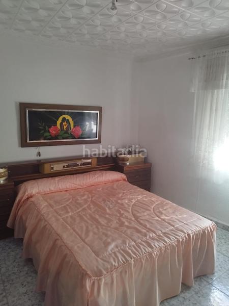 Foto e4b2fcda-8170-43bd-bca9-f2e570c8a718. Casa  de 3 plantas con 154 m2 con terraza en Petrer