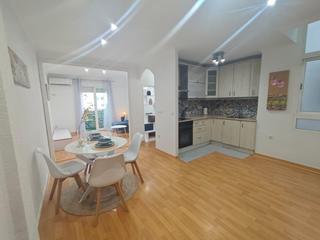 Location Appartement à Plaza de Toros-Avenida Chapí-Trinquete. Se alquila piso reformado en elda con ascensor