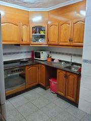Appartement à Plaza Castelar - Mercado Central. Piso muy grande en elda de 5 dormitorios