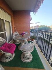 Etagenwohnung in Petrer. Piso en petrer con terraza, garaje y trastero