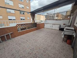 Pis en Petrer. Piso con patio y terraza en zona muy buena de petrer