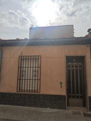 Casa en Petrer. Casa en petrer con terraza y patio