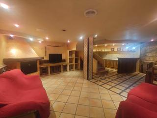 Lloguer Casa a Petrer. Alquiler de bungalow en petrer con terraza, sótano y garaje